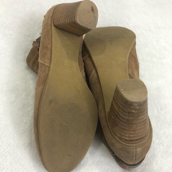 Bass Ayda Tan Suede Heeled Ankle Booties‎ Size 7.5 - Picture 7 of 7